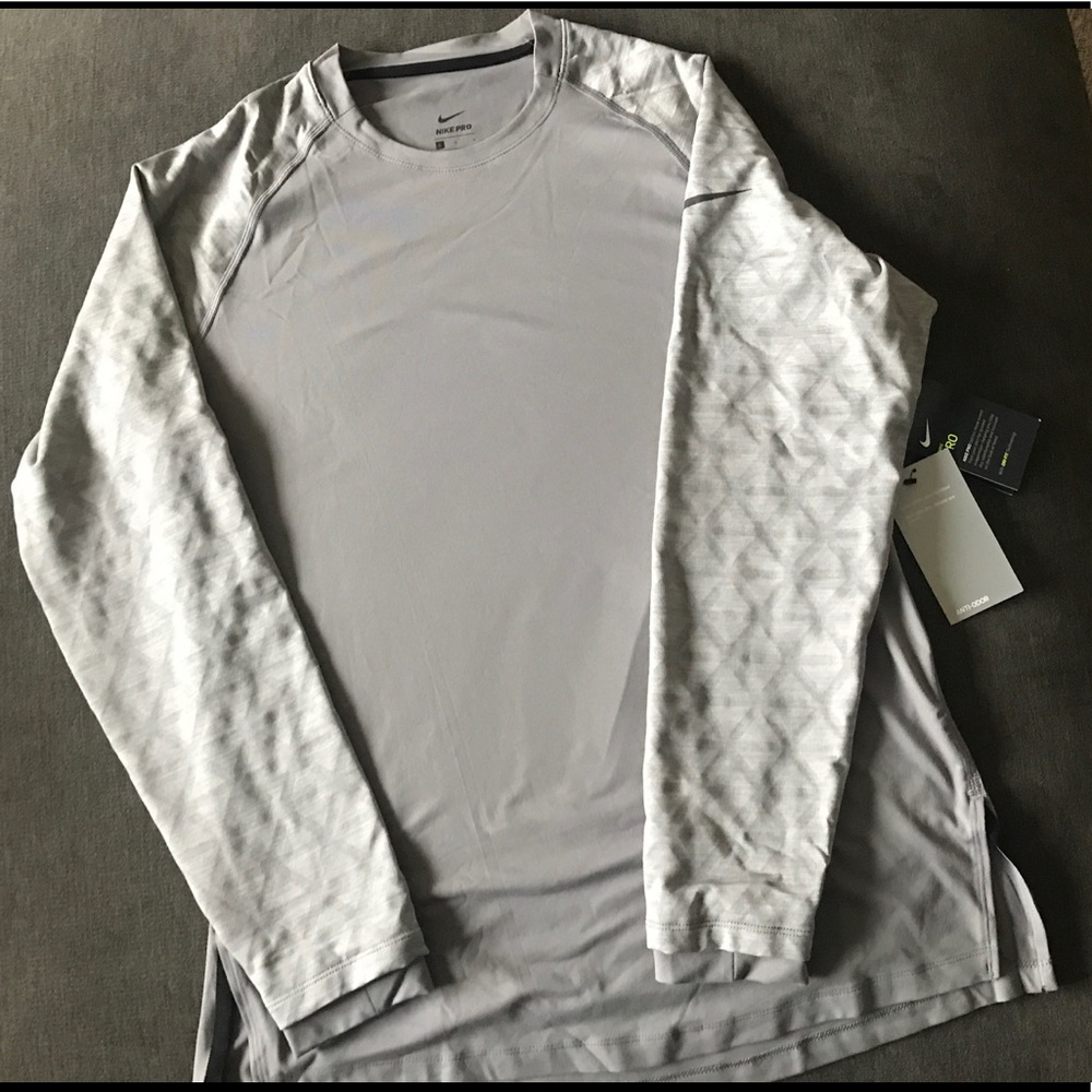 Nike dry-fit crew neck, gray, men’s Large